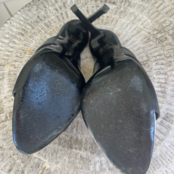 Stunning Black Versace Gold V logo on size 38 - Picture 6 of 10